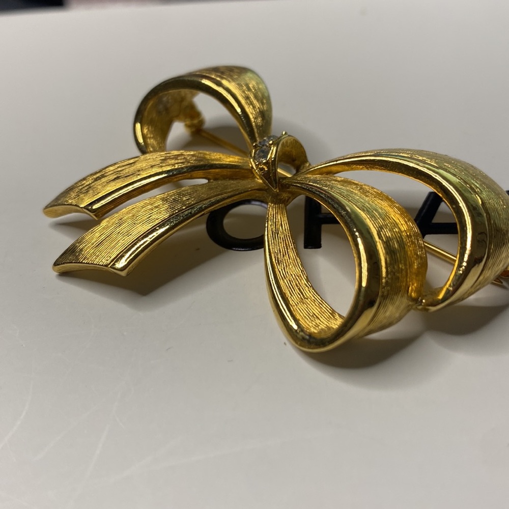 VTG Avon Gold tone bow brooch - Picture 3 of 7